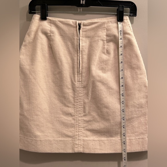Uniqlo Cream Corduroy Skirt w/ Pockets 0 LIKE NEW - Picture 4 of 4